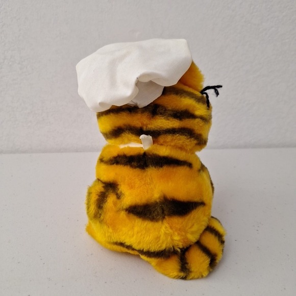 Vintage 1981 DAKIN Garfield Plush "Lasagna Loving Feline" Chefs Hat and Bib 7" - Picture 6 of 9